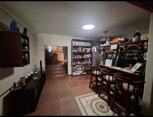4 BEDROOM HOUSE FOR SALE IN SINOVILLE